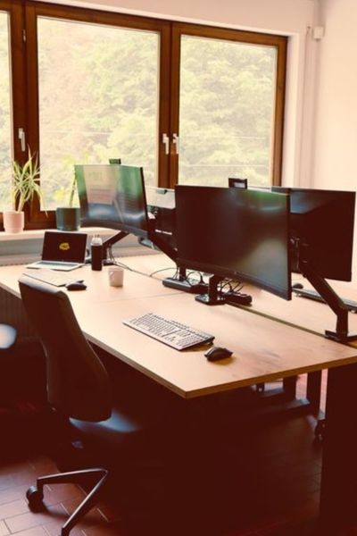 Co-Working Space im BIZ Startup Ikubator and Accelerator - Your Workplace